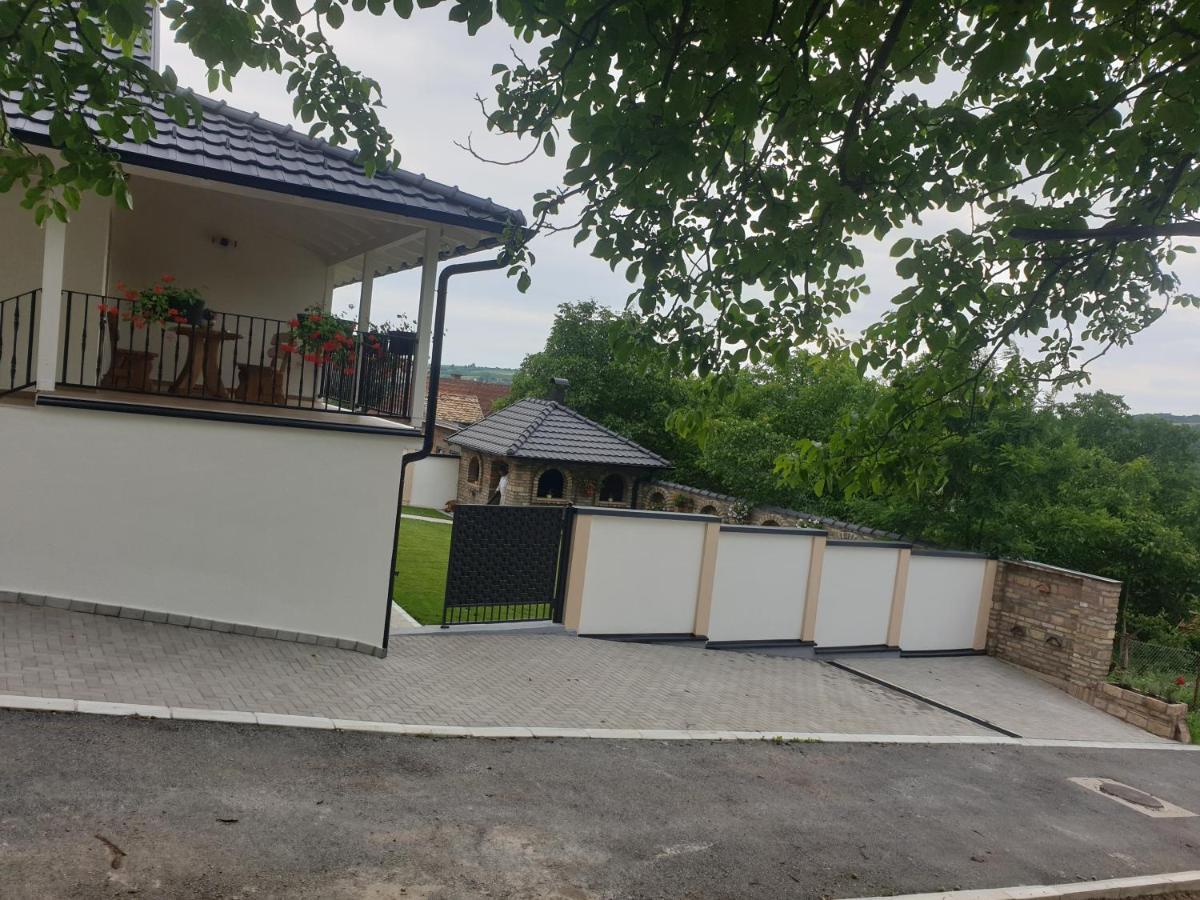 Apartmani Kruna Vrdnik Dış mekan fotoğraf